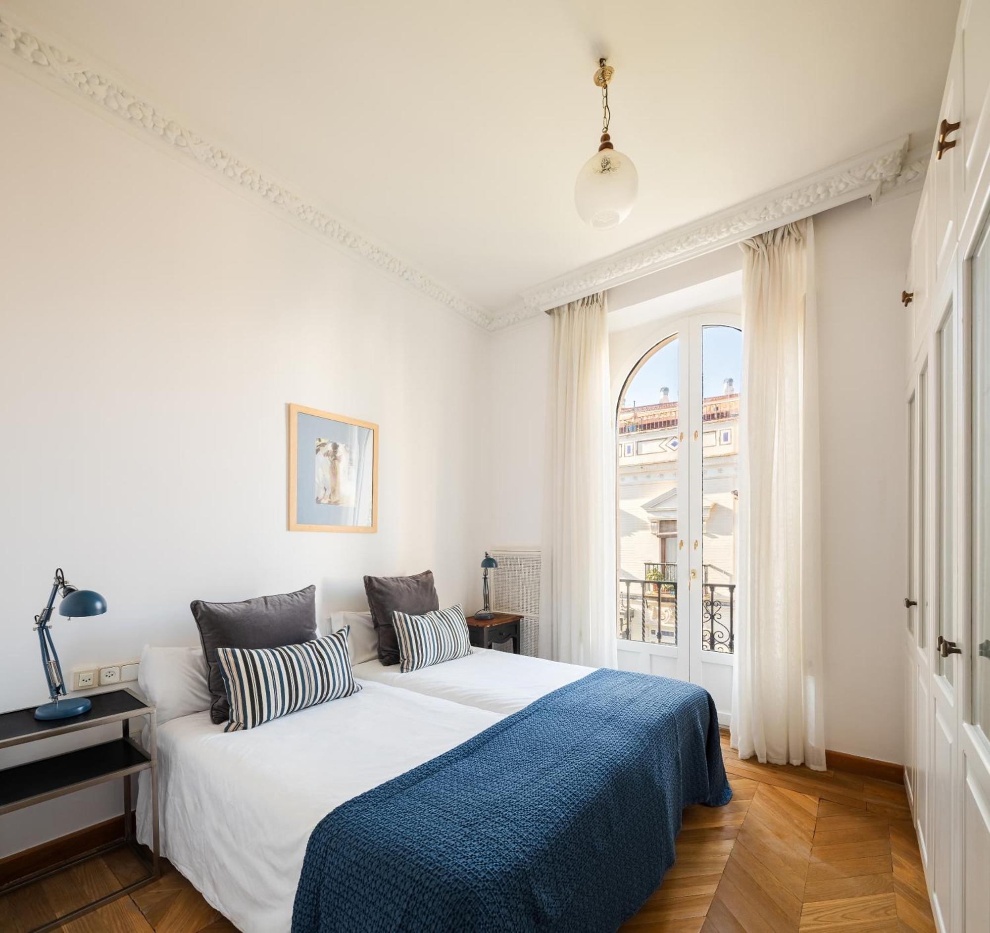 Lujoso Apartamento A Los Pies De La Catedral Sevilla Bagian luar foto